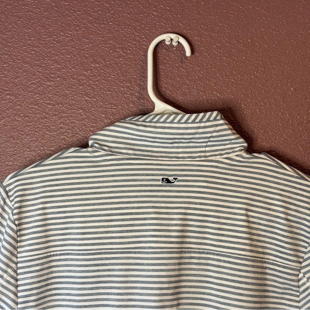 Vineyard Vines Women’s Medium Gray and White Striped Quarter-Zip - Picture 7 of 7